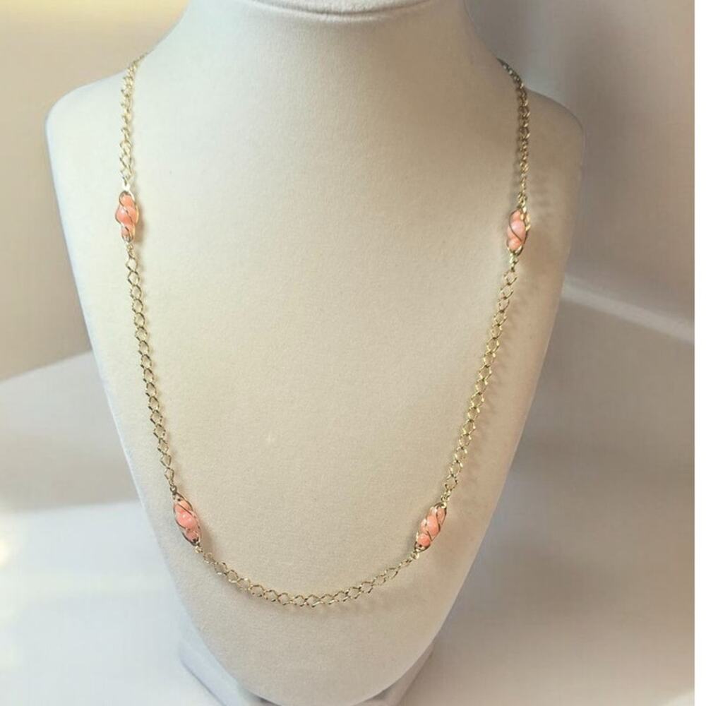 AVON Vintage Gold tone Faux Pink Coral 24" Necklace